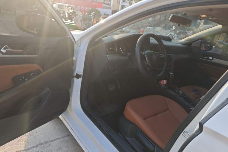 Used Volkswagen Lamando 2017 230TSI DSG Fashion Edition Driver Seat