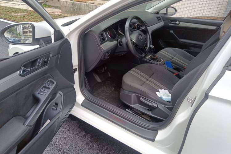 Used Volkswagen Lamando 2017 230TSI DSG Fashion Edition Driver Seat