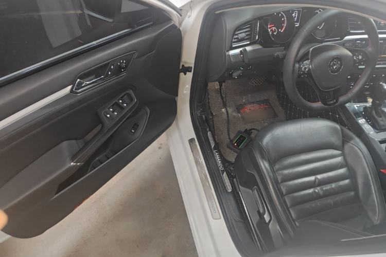 Used Volkswagen Lamando 2017 280TSI DSG Comfort Edition Driver Seat