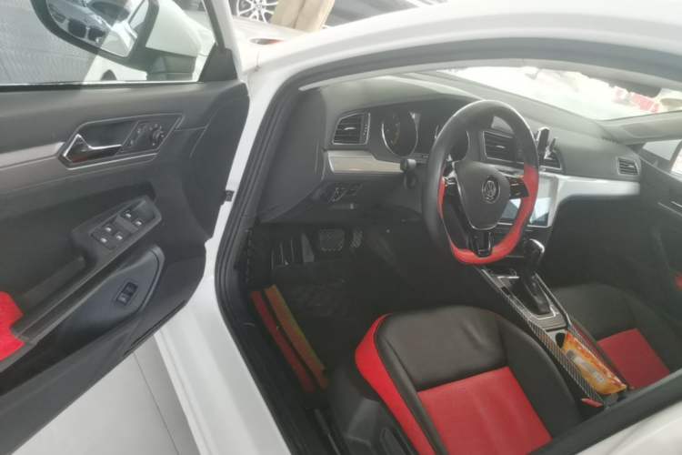 Used Volkswagen Lamando 2017 230TSI DSG Fashion Edition Driver Seat