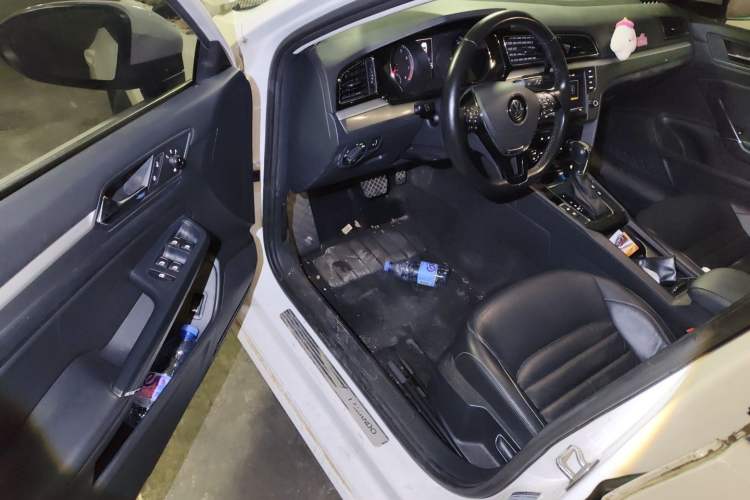 Used Volkswagen Lamando 2017 280TSI DSG Comfort Edition Driver Seat