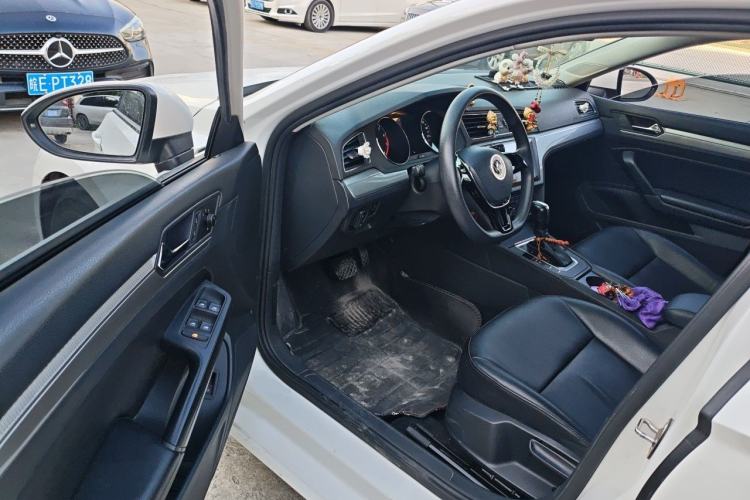 Used Volkswagen Lamando 2017 230TSI DSG Fashion Edition Driver Seat
