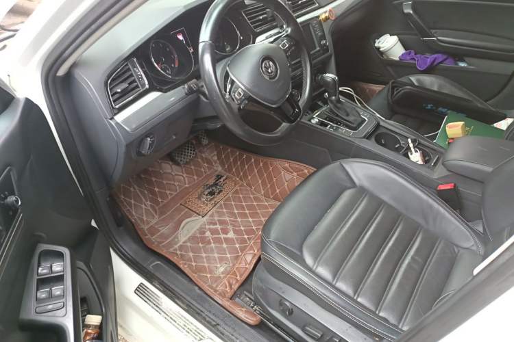 Used Volkswagen Lamando 2017 280TSI DSG Luxury Edition Driver Seat
