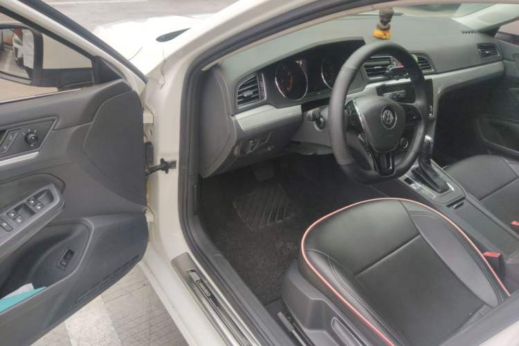 Used Volkswagen Lamando 2017 230TSI DSG Fashion Edition Driver Seat