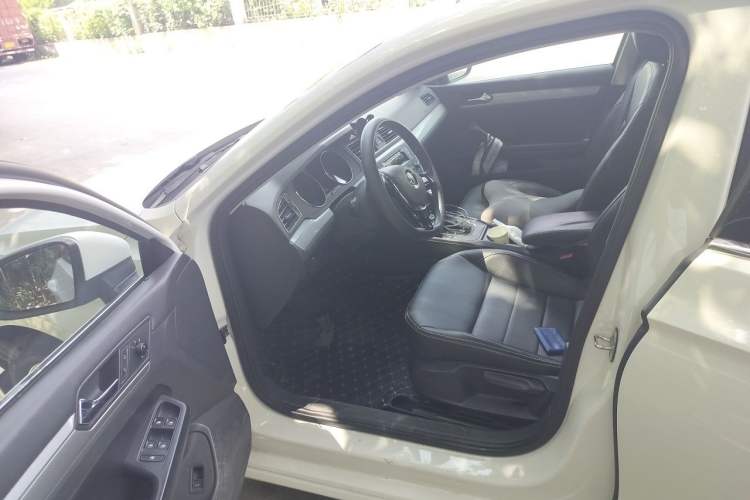 Used Volkswagen Lamando 2017 230TSI DSG Fashion Edition Driver Seat