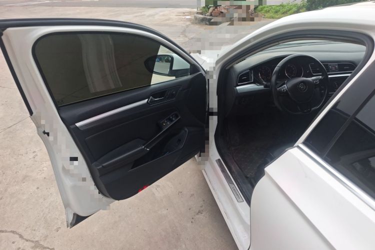 Used Volkswagen Lamando 2017 280TSI DSG Comfort Edition Driver Seat