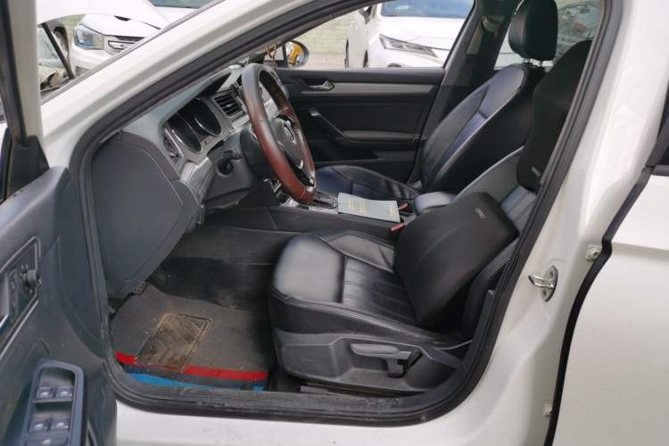 Used Volkswagen Lamando 2017 230TSI DSG Fashion Edition Driver Seat