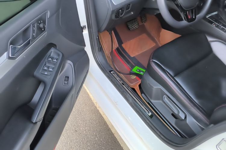 Used Volkswagen Lamando 2017 230TSI DSG Fashion Edition Driver Seat