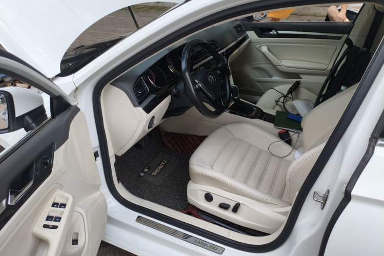Used Volkswagen Lamando 2017 280TSI DSG Luxury Edition Driver Seat