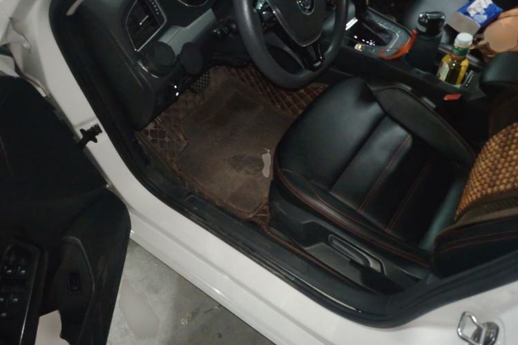 Used Volkswagen Lamando 2017 230TSI DSG Fashion Edition Driver Seat