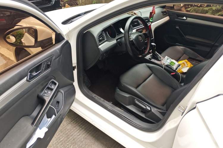 Used Volkswagen Lamando 2017 230TSI DSG Fashion Edition Driver Seat