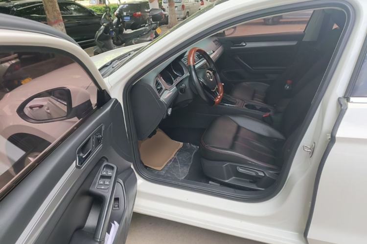 Used Volkswagen Lamando 2017 230TSI DSG Fashion Edition Driver Seat