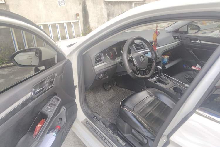Used Volkswagen Lamando 2017 230TSI DSG Fashion Edition Driver Seat