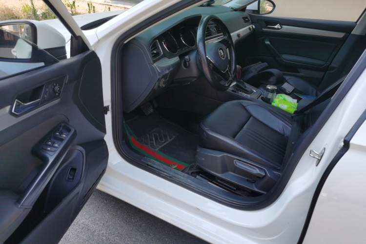Used Volkswagen Lamando 2017 230TSI DSG Fashion Edition Driver Seat