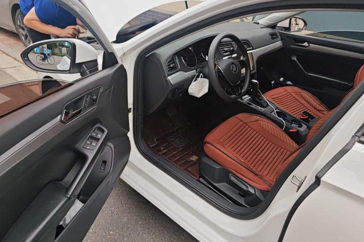 Used Volkswagen Lamando 2017 230TSI DSG Fashion Edition Driver Seat
