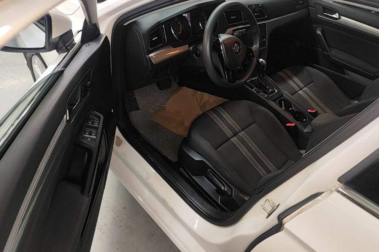 Used Volkswagen Lamando 2017 230TSI DSG Fashion Edition Driver Seat