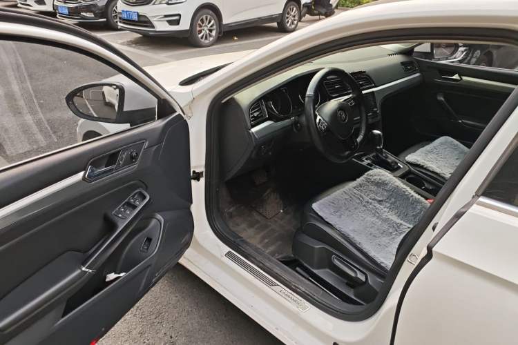 Used Volkswagen Lamando 2017 280TSI DSG Comfort Edition Driver Seat