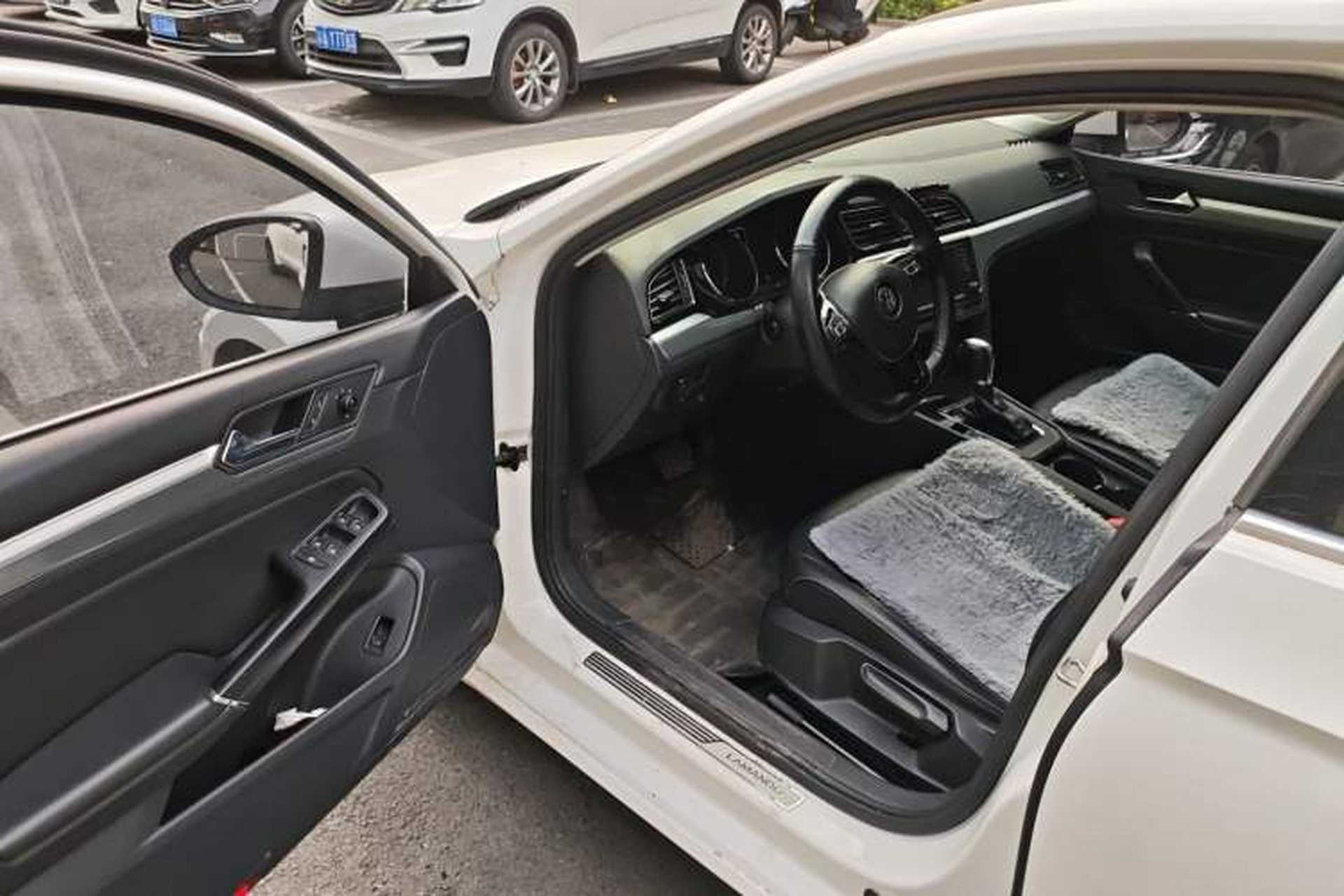 Used Volkswagen Lamando 2017 280TSI DSG Comfort Edition Driver Seat