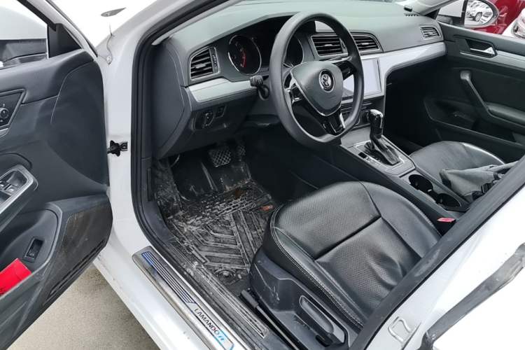 Used Volkswagen Lamando 2017 230TSI DSG Fashion Edition Driver Seat