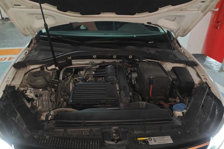 Used Volkswagen Lamando 2017 230TSI DSG Fashion Edition Engine Bay