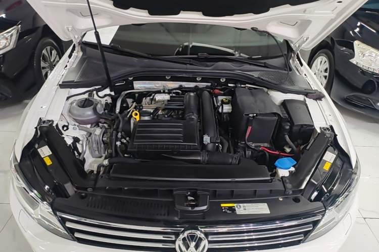Used Volkswagen Lamando 2017 280TSI DSG Luxury Edition Engine Bay