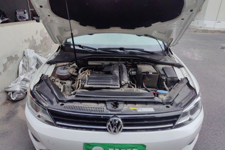 Used Volkswagen Lamando 2017 230TSI DSG Fashion Edition Engine Bay