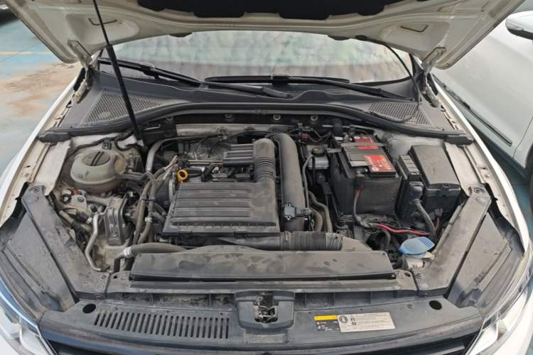 Used Volkswagen Lamando 2017 230TSI DSG Fashion Edition Engine Bay