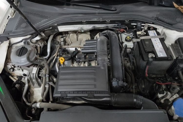 Used Volkswagen Lamando 2017 280TSI DSG Comfort Edition Engine Bay