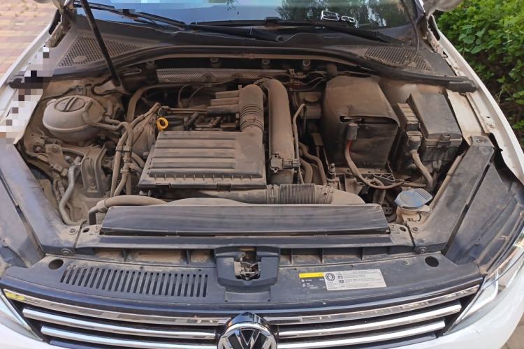 Used Volkswagen Lamando 2017 280TSI DSG Comfort Edition Engine Bay