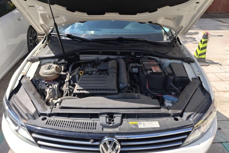 Used Volkswagen Lamando 2017 230TSI DSG Fashion Edition Engine Bay