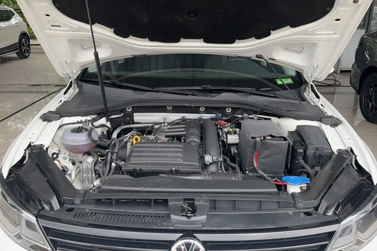 Used Volkswagen Lamando 2017 230TSI DSG Fashion Edition Engine Bay