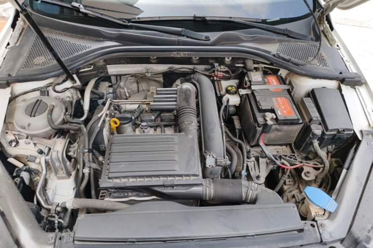 Used Volkswagen Lamando 2017 230TSI DSG Fashion Edition Engine Bay