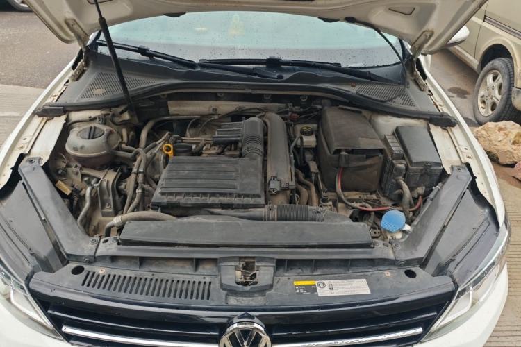Used Volkswagen Lamando 2017 230TSI DSG Fashion Edition Engine Bay