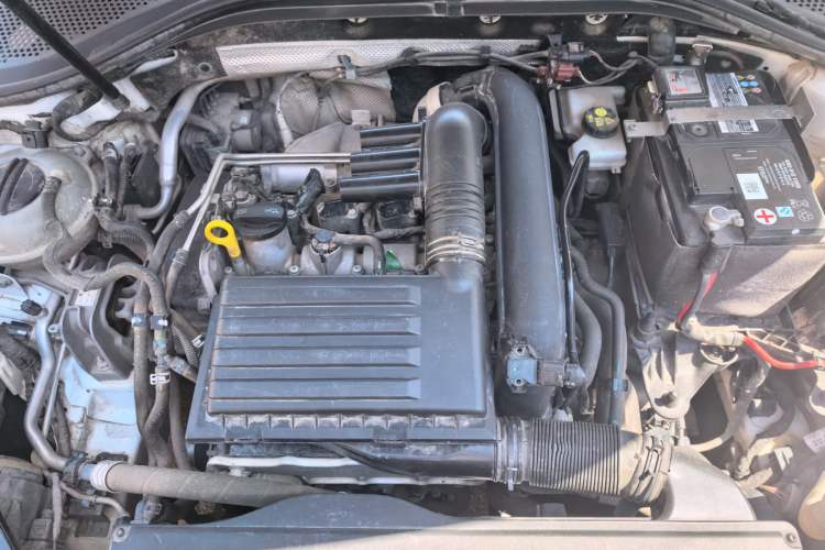 Used Volkswagen Lamando 2017 230TSI DSG Fashion Edition Engine Bay