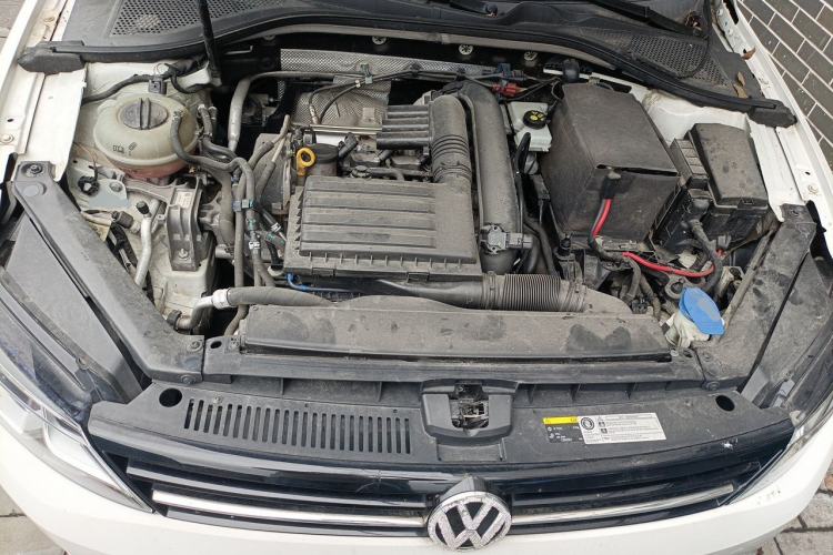 Used Volkswagen Lamando 2017 280TSI DSG Comfort Edition Engine Bay