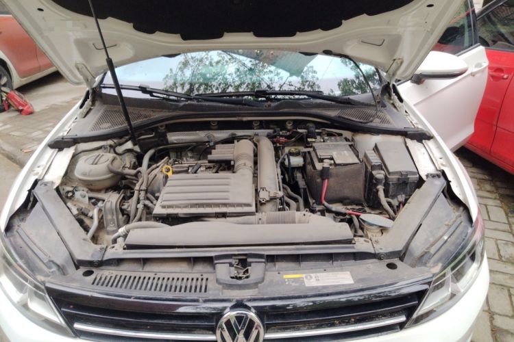 Used Volkswagen Lamando 2017 230TSI DSG Fashion Edition Engine Bay