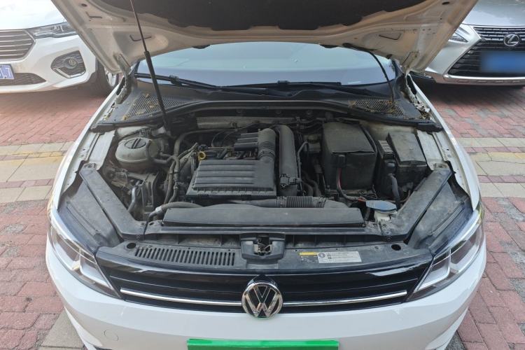 Used Volkswagen Lamando 2017 230TSI DSG Fashion Edition Engine Bay