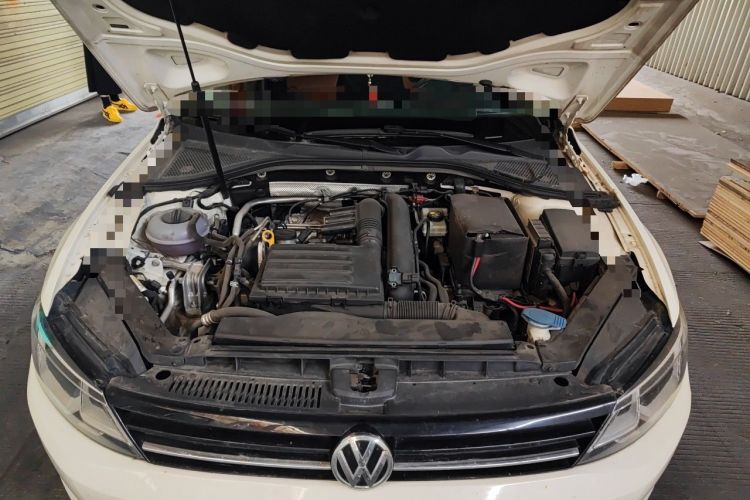 Used Volkswagen Lamando 2017 230TSI DSG Fashion Edition Engine Bay