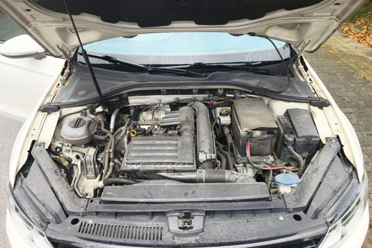 Used Volkswagen Lamando 2017 230TSI DSG Fashion Edition Engine Bay