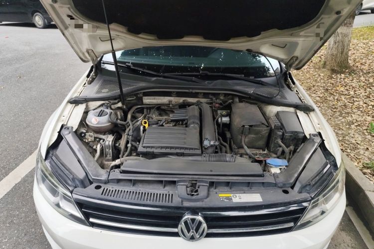 Used Volkswagen Lamando 2017 230TSI DSG Fashion Edition Engine Bay