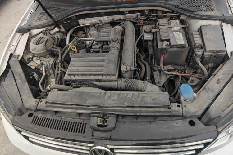 Used Volkswagen Lamando 2017 230TSI DSG Fashion Edition Engine Bay