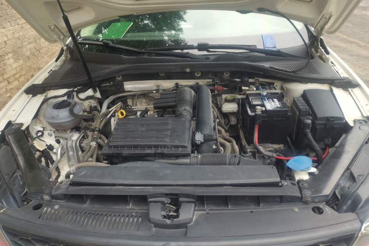 Used Volkswagen Lamando 2017 230TSI Manual Trend Edition Engine Bay