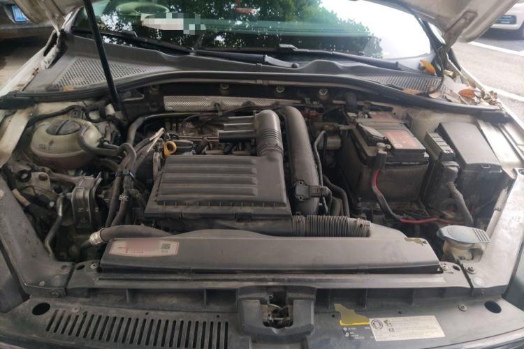 Used Volkswagen Lamando 2017 230TSI DSG Fashion Edition Engine Bay