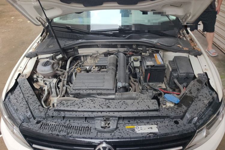 Used Volkswagen Lamando 2017 280TSI DSG Comfort Edition Engine Bay