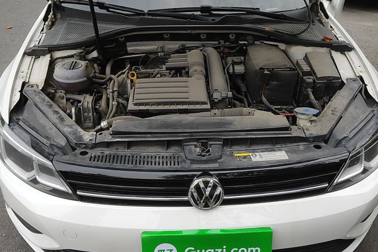 Used Volkswagen Lamando 2017 230TSI DSG Fashion Edition Engine Bay