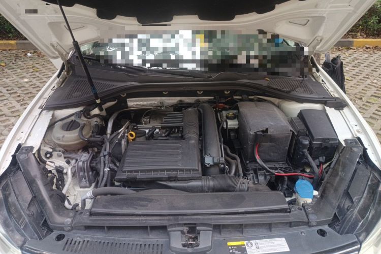 Used Volkswagen Lamando 2017 280TSI DSG Comfort Edition Engine Bay