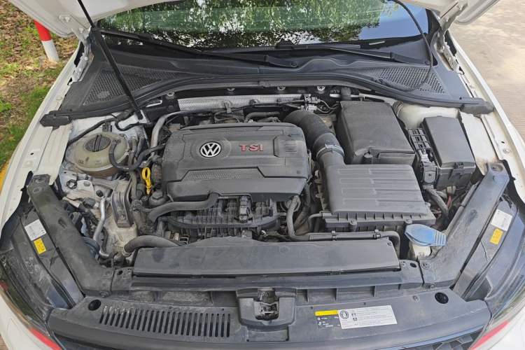 Used Volkswagen Lamando 2017 2.0T GTS Engine Bay