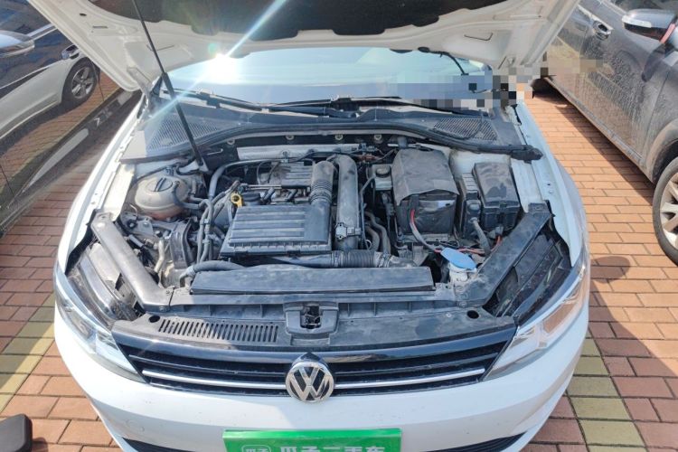 Used Volkswagen Lamando 2017 230TSI DSG Fashion Edition Engine Bay