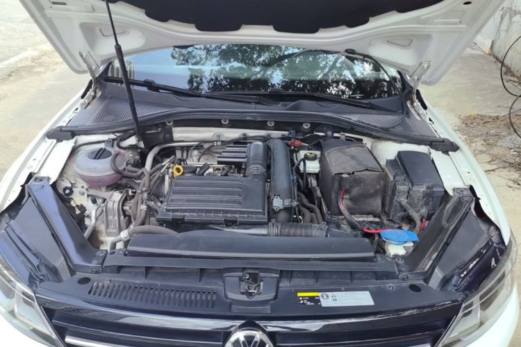 Used Volkswagen Lamando 2017 230TSI DSG Fashion Edition Engine Bay