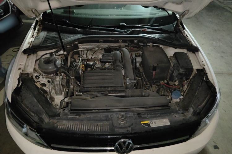 Used Volkswagen Lamando 2017 280TSI DSG Comfort Edition Engine Bay